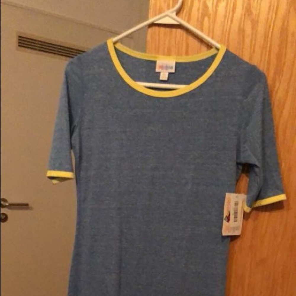 XS LuLaRoe Julia.